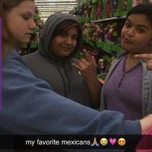 Meet your Posher, Alejandra